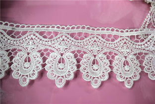 水溶滌綸鏤空蕾絲花邊新款上市 聚焦楓格花邊廠家直銷，探訪義烏國(guó)際商貿(mào)城四區(qū)輔料新趨勢(shì)